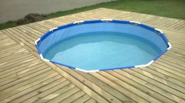 construir um deck de piscina 3