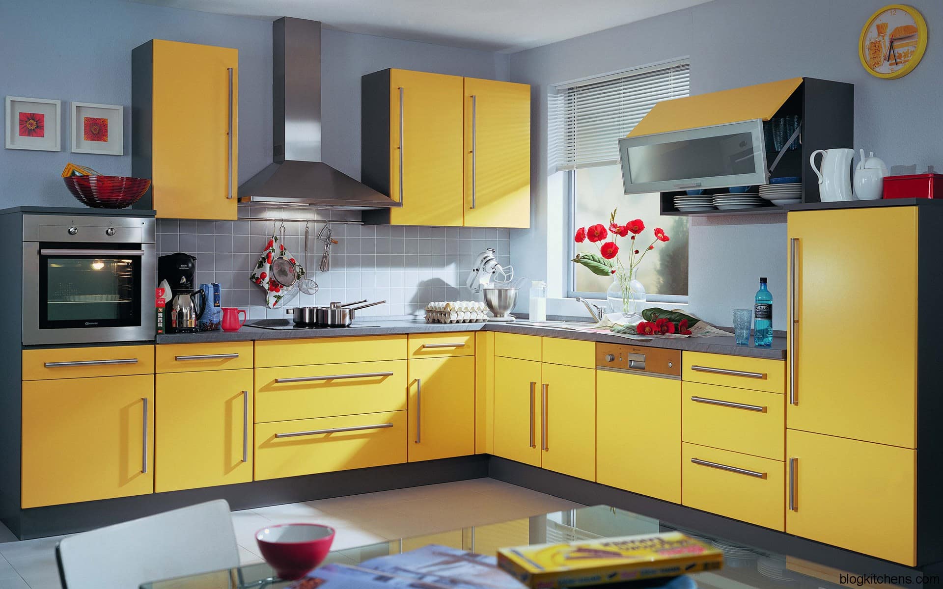 cozinha amarela decorada