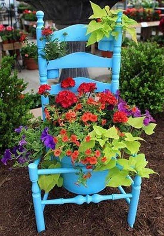 decoracao de jardim com cadeiras velhas 2