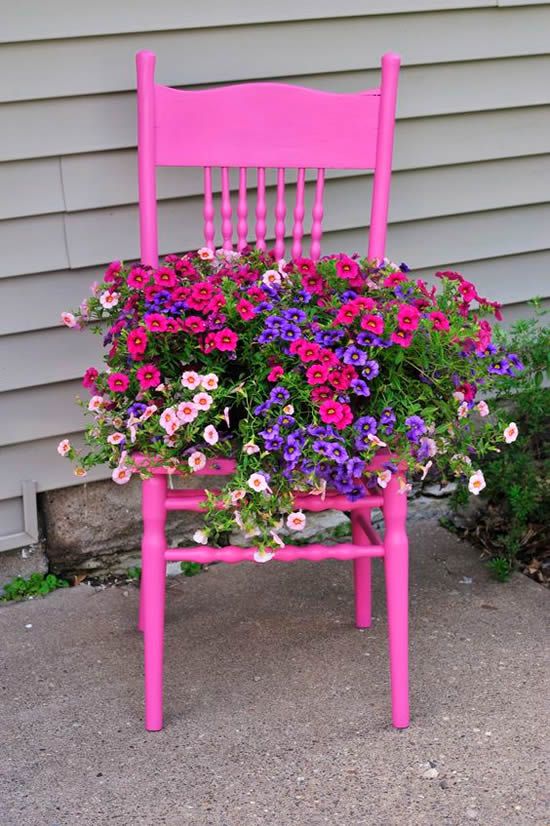 decoracao de jardim com cadeiras velhas 4