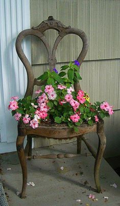decoracao de jardim com cadeiras velhas 6