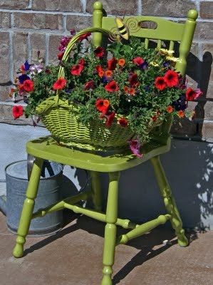 decoracao de jardim com cadeiras velhas 8