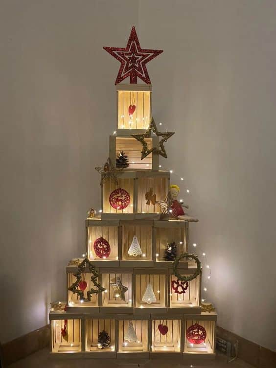 decoracao de natal feita com caixas de madeira 5