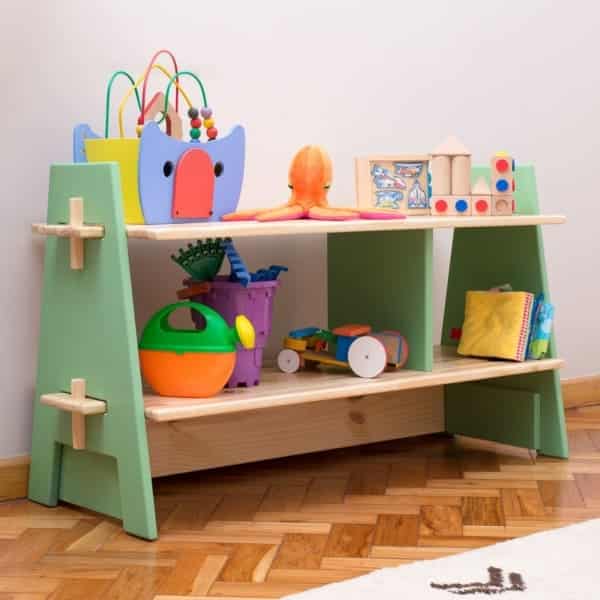 estante organizadora de brinquedos colorida