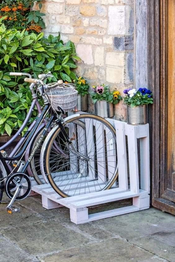 ideias de porta bicicletas reciclando paletes 7