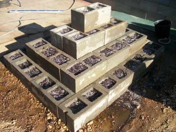 jardim-com-blocos-de-cimento