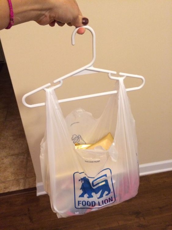 opcoes criativas para guardar sacolas plasticas 9