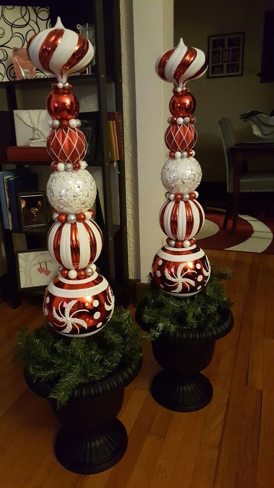 torres feitas com bolas de natal 1