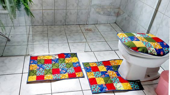 usar retalhos de tecido para decorar o banheiro 8