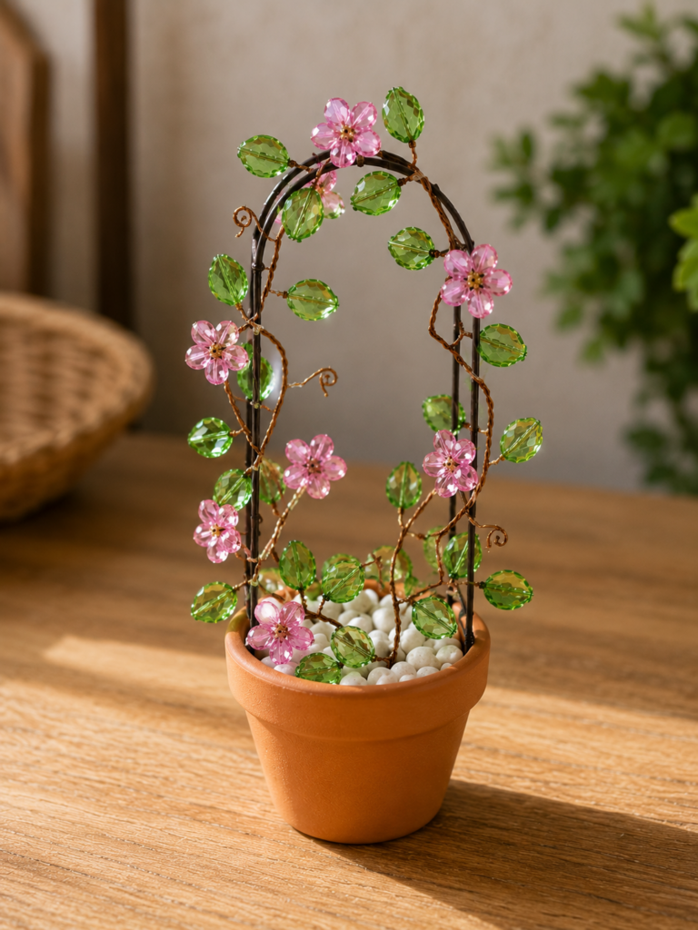 Vasinhos de Flores em Miniatura Adornados com P&eacute;rolas e Joias: Ideias Delicadas vasinhos de flores em miniatura adornados com perolas e joias 3